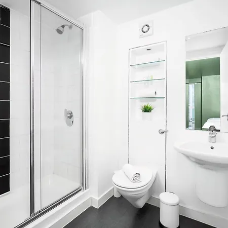 New Luxury City Centre - 2 Bedroom Apartment - Netflix - Wifi - Secure Parking 35Qc Birmingham Exterior photo
