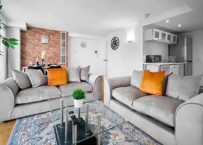 New Luxury City Centre - 2 Bedroom Apartment - Netflix - Wifi - Secure Parking 35Qc