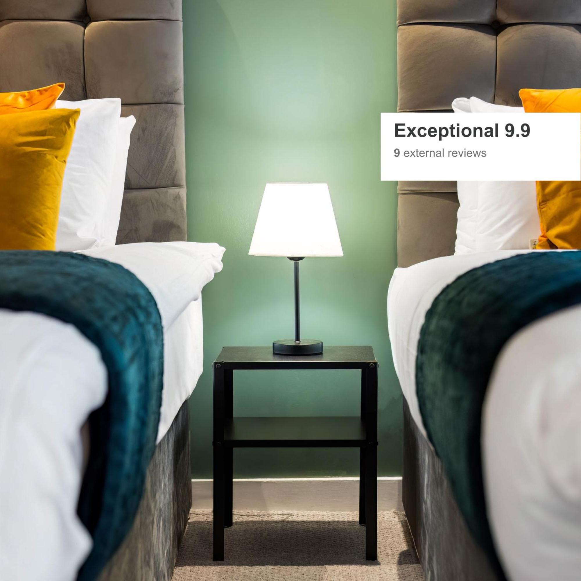 New Luxury Centre - 2 Bedroom - Netflix - Wifi - Secure Parking 35qc Apartment *
